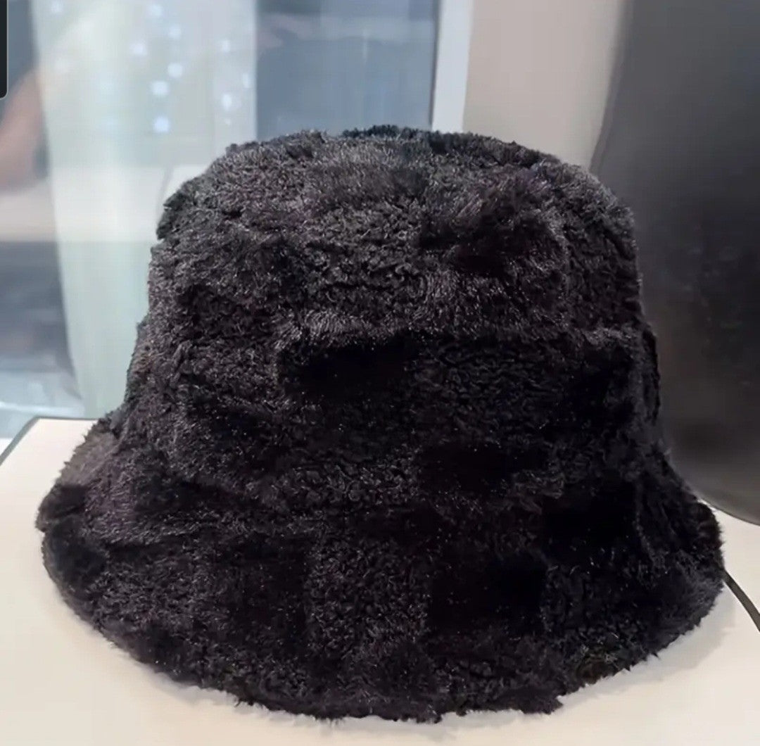 The Snug Aura Bucket Hat