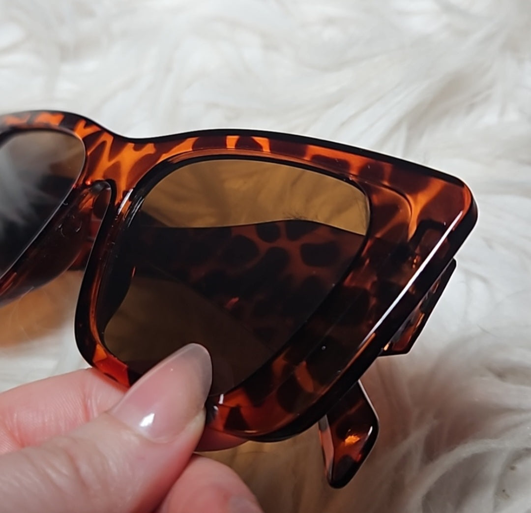 Tortoiseshell Cat Eye Sunnies