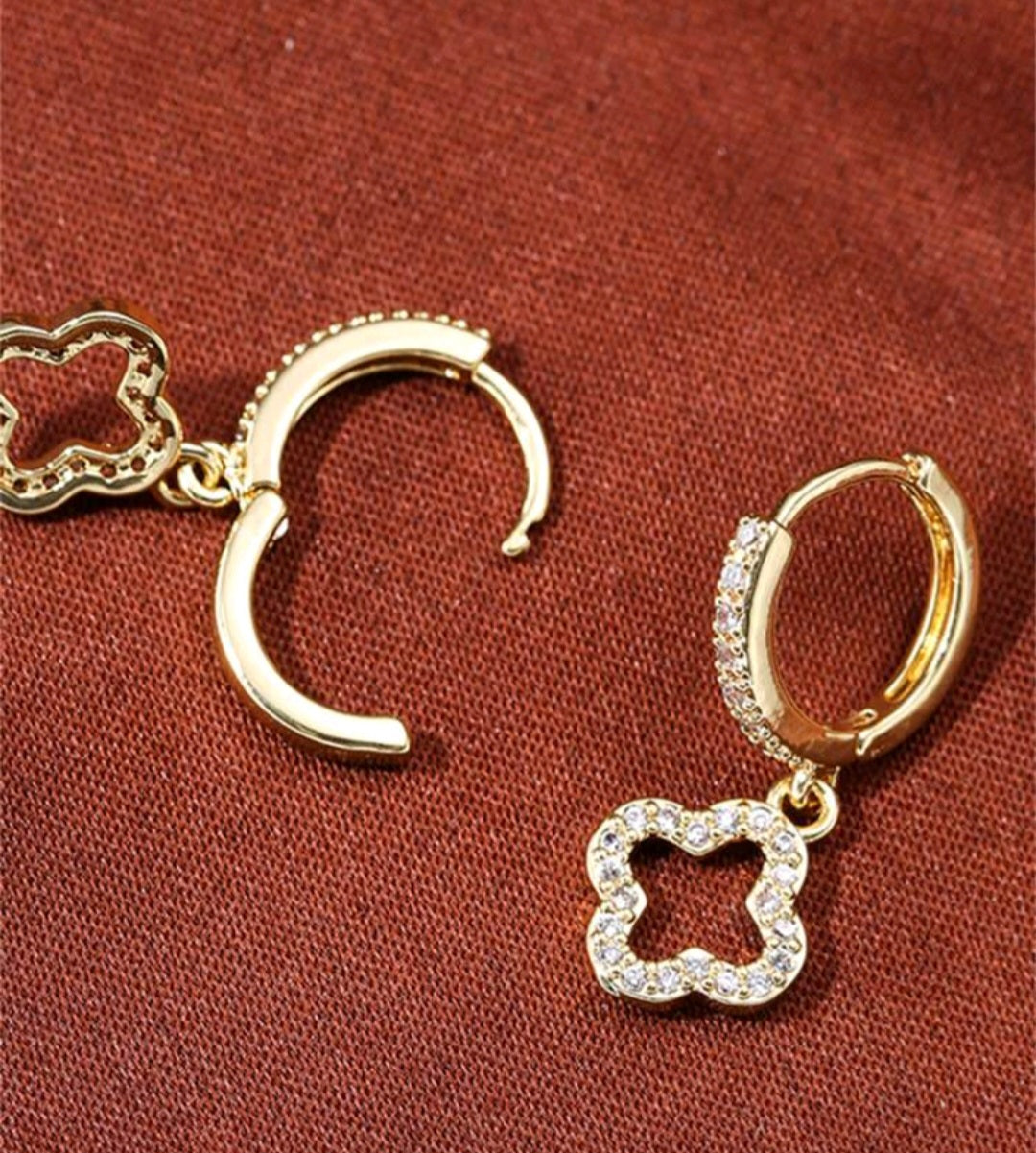 Lucky Charm Clover Earrings ✨